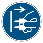 m006-stekker-uit-stopcontact-verplicht