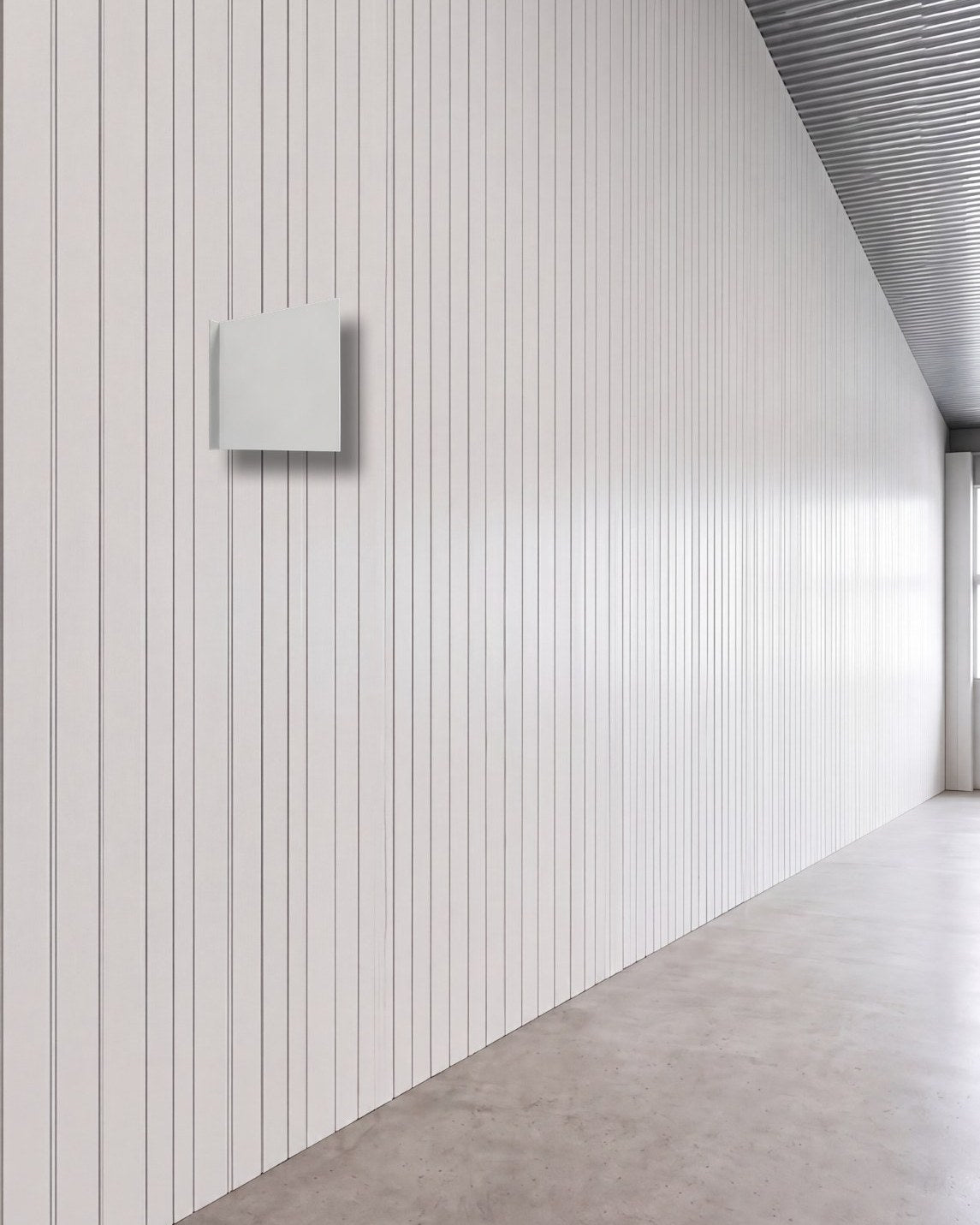 Haaks muurbord, haaks uit de wand gemonteerd in een loods